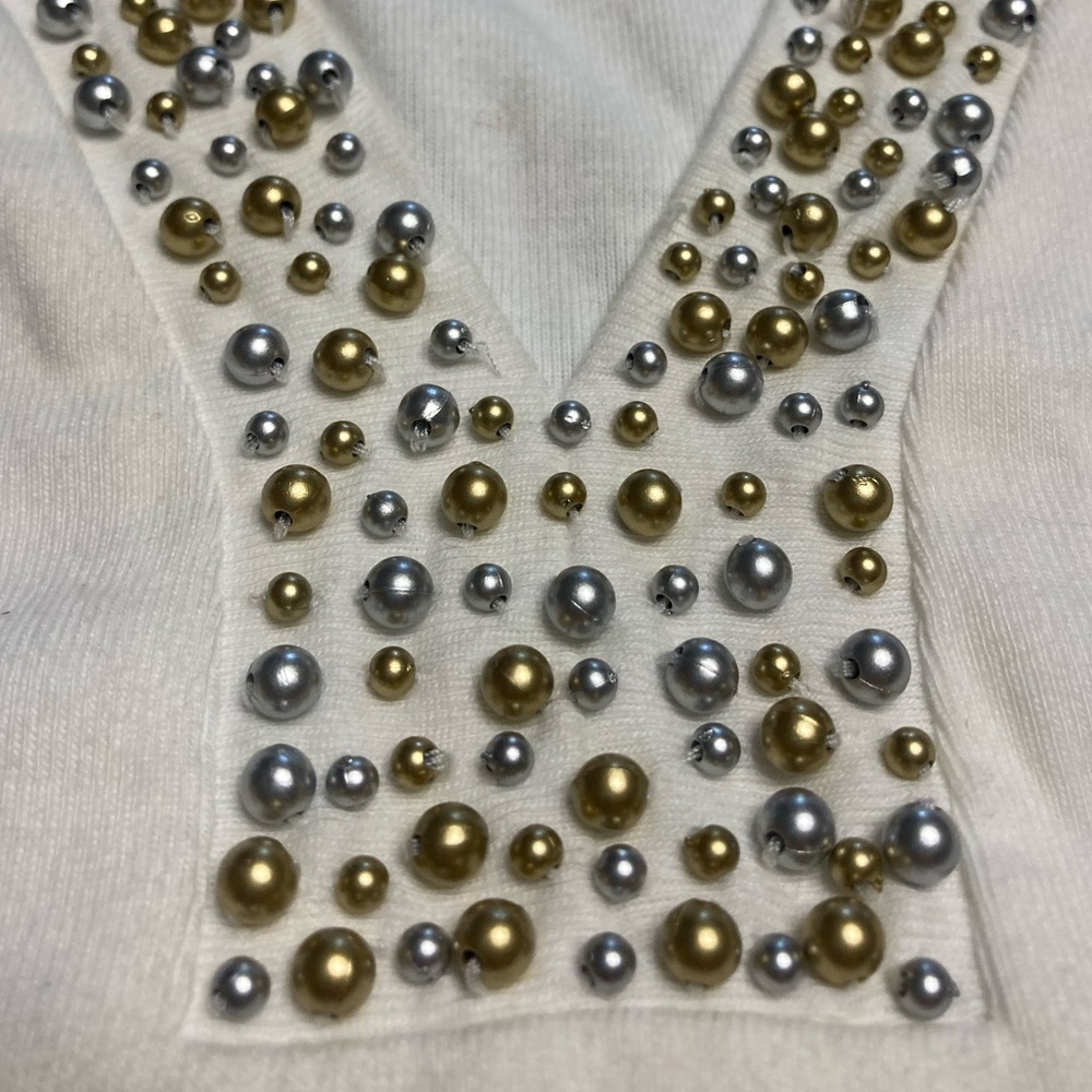 💛TODAY***$13***Rafaella Petite white t-shirt with silver/gold beaded collar.